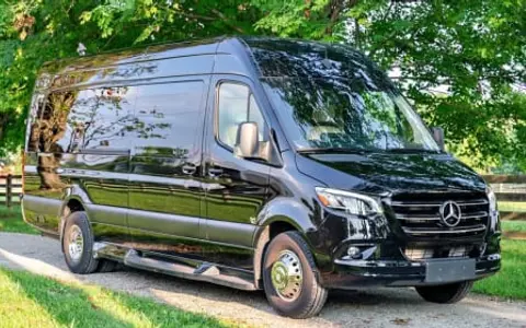 2024 Ultimate Toys Ultimate Coach (NEW LISTING)