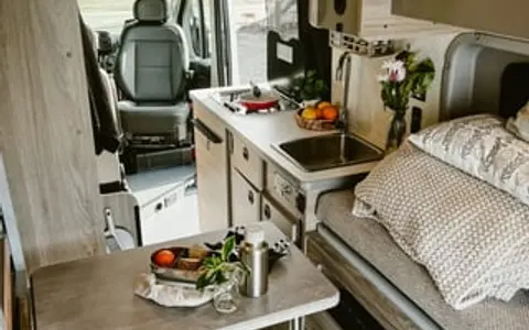 Beyond Glamping-Starlink Included-The Silver Spoon