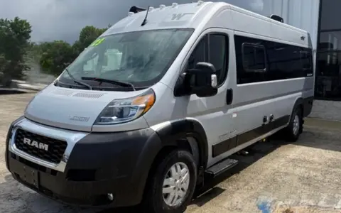Jason's Winnebago 59P Class B