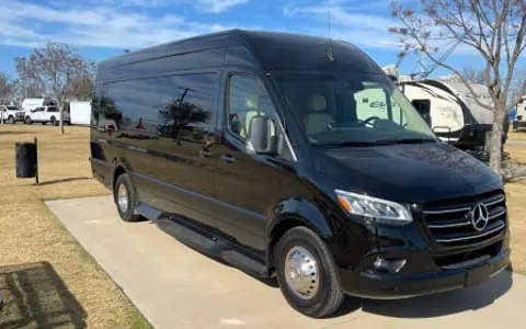 2022 Ultimate Coach Sprinter