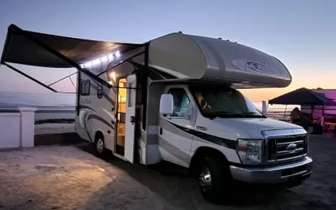 2017 Thor Four Winds