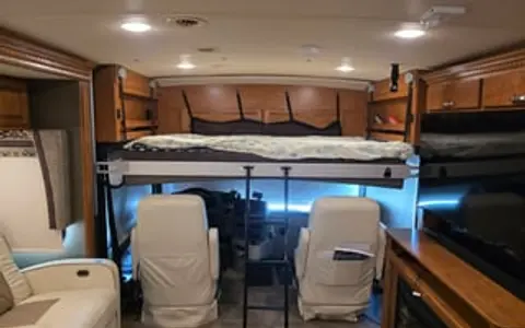 Luxury 2019 Winnebago Forza 34T Diesel Class A