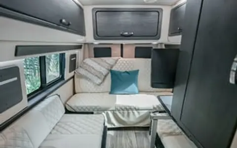 American Patriot Mercedes Luxury Camper Van Seats5