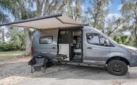 Revel All wheel Drive Camper van Winnebago Mercedes-Benz E44 LFL1377