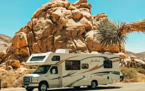 Thor Four Winds 28A (Renovated, Solar + Unlimited Starlink)