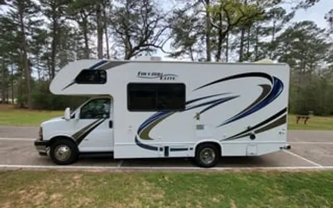 RV Trippin - "Penny" - Thor Freedom Elite