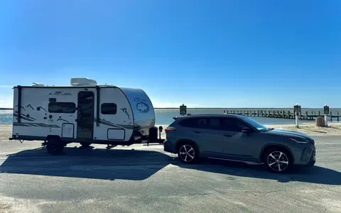 Oscar's Forest River 16BHSBLW Travel Trailer