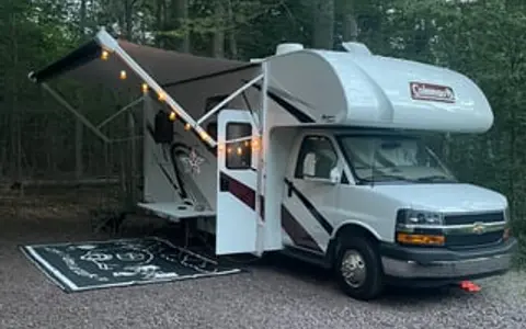 25ft Thor Coleman - Fully stocked and pet friendly
