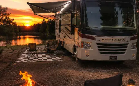 2018 Forest River Coachmen Mirada LAPA2558