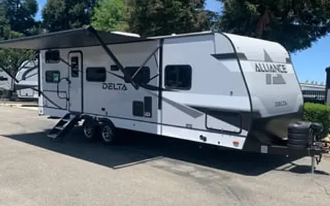 2025 Luxury travel trailer