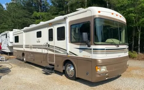 2000 Fleetwood RV Bounder Diesel 39z