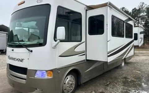 2010 Four Winds RV Hurricane 34B