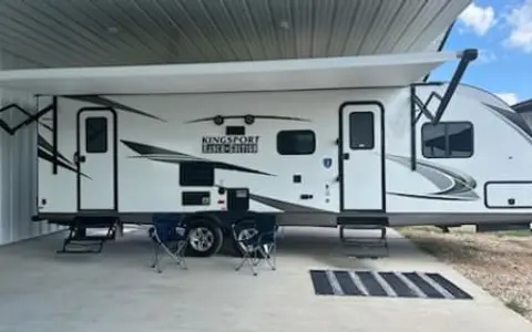 Deluxe Bunkhouse with Spacious Floorplan