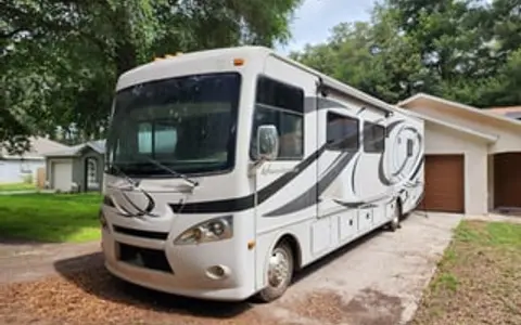 2014 Thor Motor Coach Hurricane MH