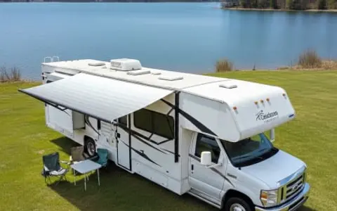 Fireside's Coachmen Freelander 32BH Class C Bunkhouse - LMI2133