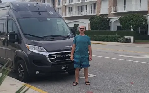 2023 Winnebago Solis 59px