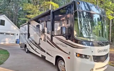 Luxury Class A  Sleeps 8  Bunkhouse