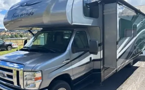"Olive" 2018 Thor Four Winds 31Y Family fun