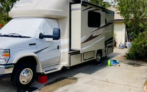Marc's Gulf Stream B Touring Cruiser Class C