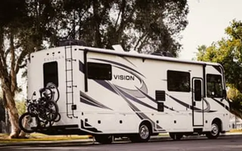 Great 30' RV that sleeps 8 comfortably