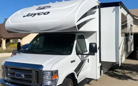 Spacious, Comfort & Fun 2022 Jayco Redhawk