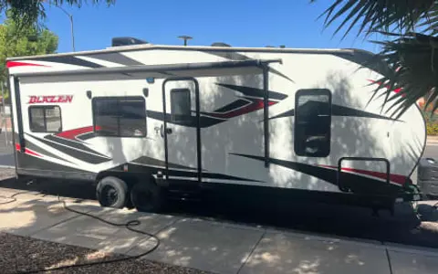 2019 Pacific Coachworks Blaze'N