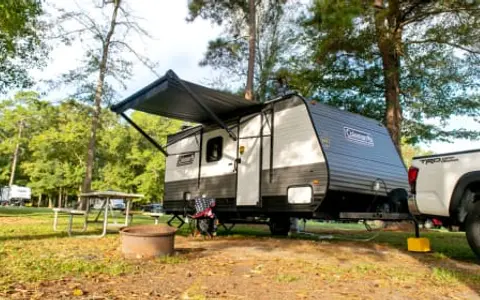 2023 Coleman Lantern 17B– Lightweight & Cozy for Small Vehicles