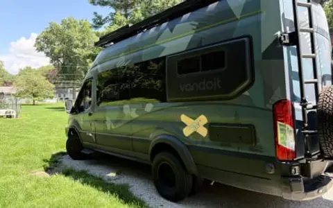 Vandoit MOOV - StellaBlue Camper Van Conversion