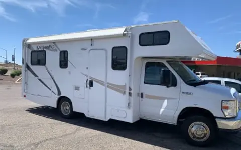 Thor Majestic 23A Ultimate family RV Grizzly1