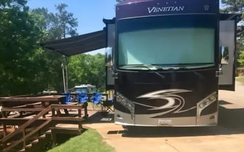 The Emerald Coast Grand | Luxury Diesel Pusher • King Bed • Delivery Av
