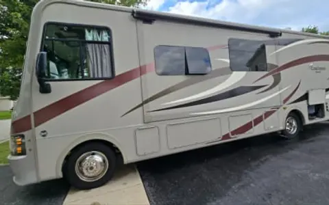 2015 Coachmen Pursuit 31BD | Sleeps 6 | 2 Slide-Outs | Family Ready RV