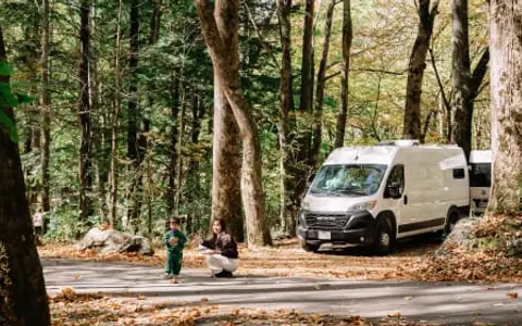 Relaxing Home-On-Wheels DIY Fully Custom for 4 adult Travelers.