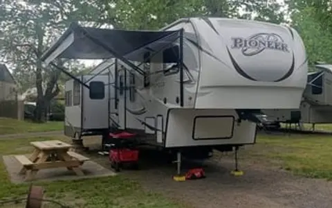 2019 Heartland Pioneer PL355 (Bunkhouse!)