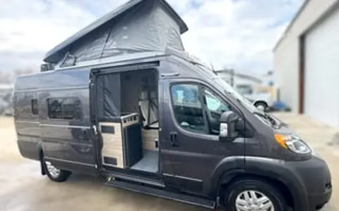 2022 Winnebago Solis 59PX