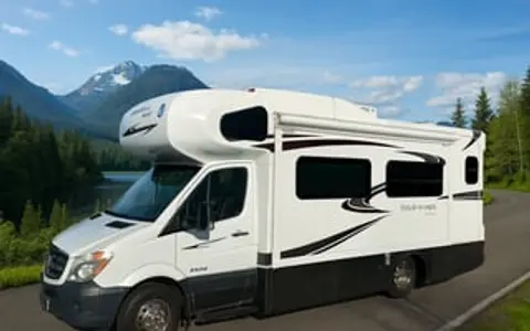 Easy Breezy 2009 Holiday Rambler 24RBF Motorhome