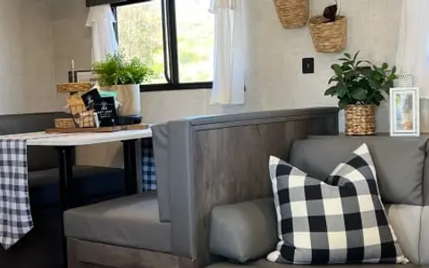 “Maggie” the Luxurious Bunkhouse Travel Trailer