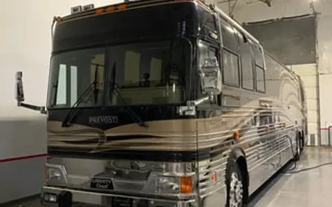 2000 Prevost Prevost 45XL Liberty Conversion