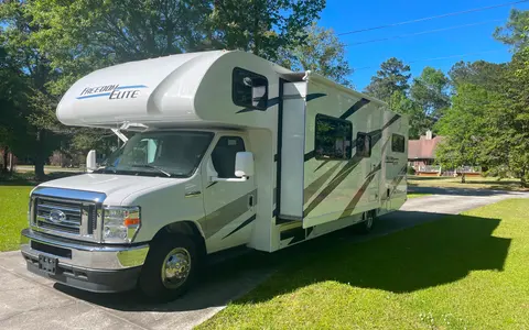 The Rosen”s Thor Motor Coach Freedom Elite Class C