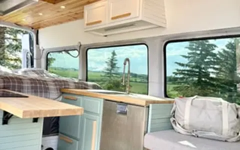 Huck the Adventure Van – Camp Easy. Dog Friendly!