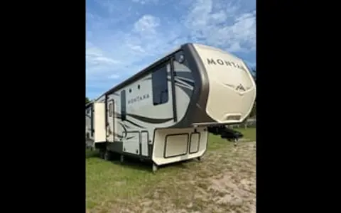 Joe's Spacious Big Rig