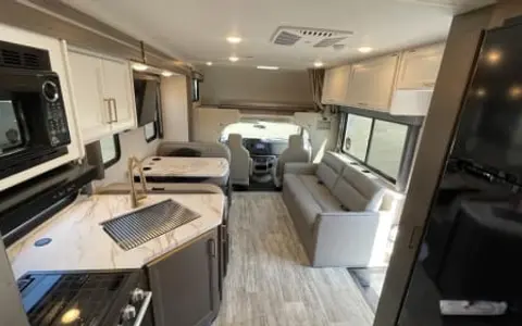 2024 Thor Chateau 31EV