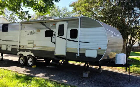 Robert's 32ft Crossroads Z-1 Bunkhouse