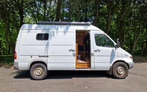 Sherpa: Converted Sprinter Van * Pet Friendly *