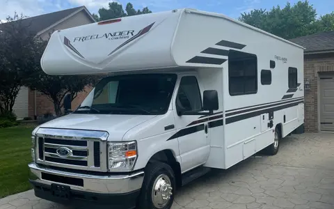 "The Real Deal" Coachmen Freelander 27qb Class C