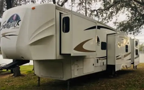 2010 Cedar Creek Silverback