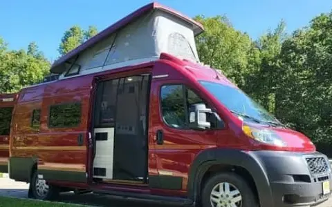 Luxury Adventure Camper Van - Fully Equiped, Easy to Drive!