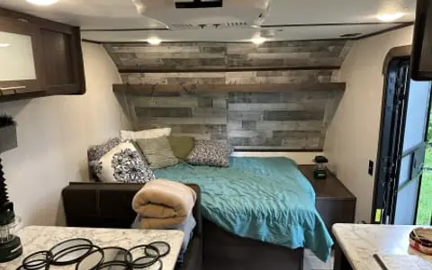 2022 Coleman Dutchman Travel Trailer