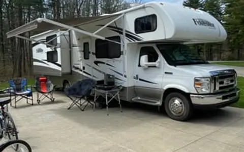Great family camper with bunkhouse