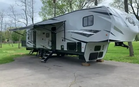Ky Horse Park 5th wheel