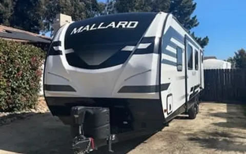 Spacious Family Friendly 35 Ft Bunkhouse